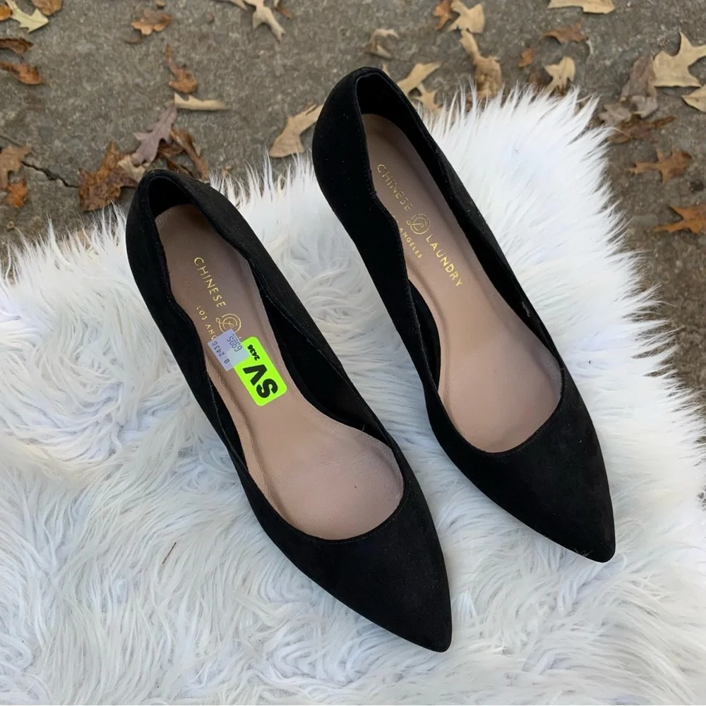 Chinese Laundry Black Scalloped Suede Heels Size 11